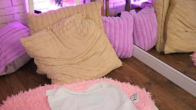 EmillyBronte's Webcam Show