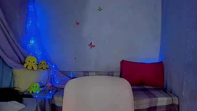 แชท XXX สดของ YourLizzyDoll