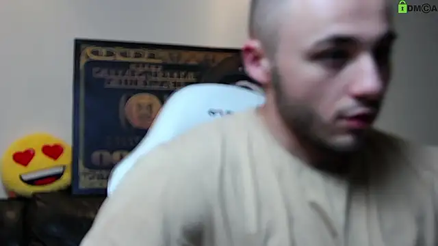 Show modela PaulGrow na web-kameri