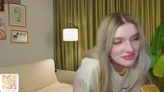 honey_kors' Live XXX Chat