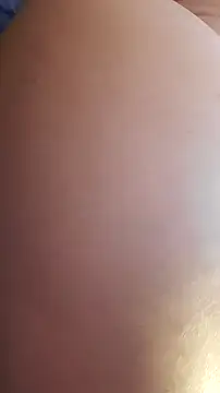 gurlnips Show in webcam