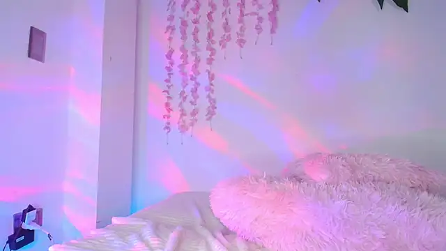 RosseCollins Adlı Modelin Canlı XXX Sohbeti