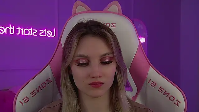 Онлайн чат XXX StacyEvances