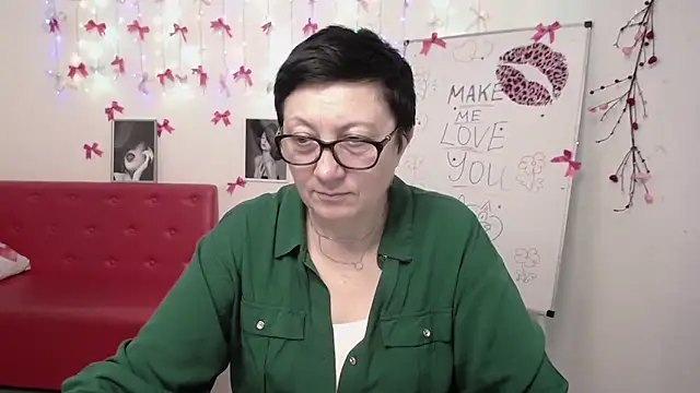 EmilyL0ve 即時 XXX 聊天