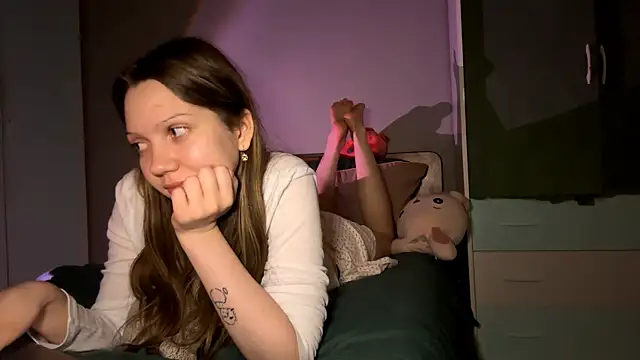 EmiIyKitty Live XXX-chat