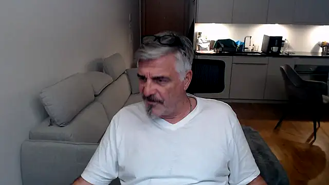 Budapest1958 现场XXX聊天