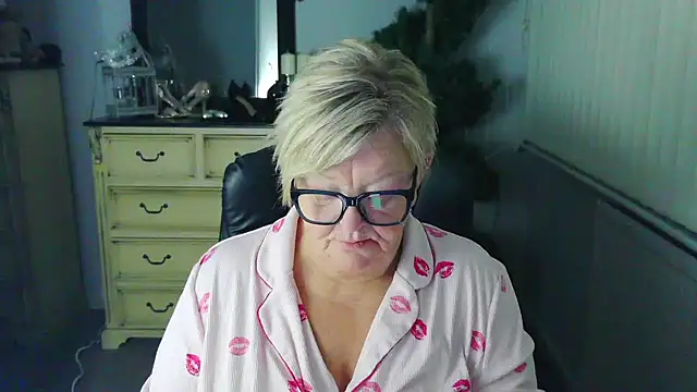 BridgetBlueEyes Adlı Modelin Canlı XXX Sohbeti