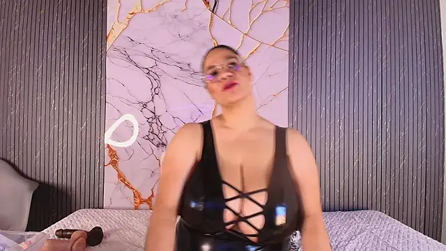 Chat XXX en directo de big_tits_in_your_face