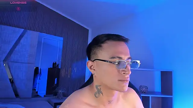 Czat XXX na żywo – LiamDeep