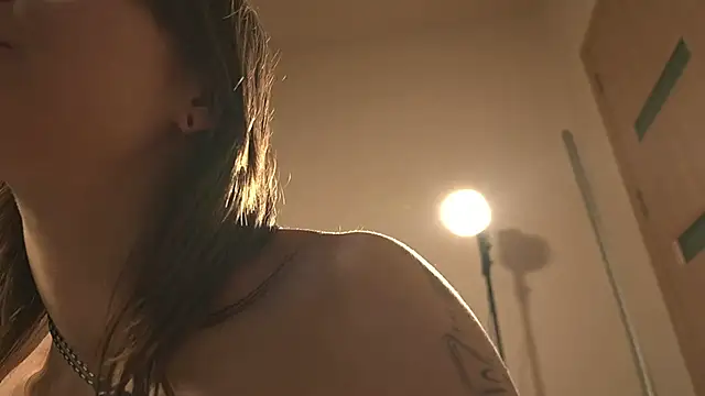 EnchantedIvy Show in webcam