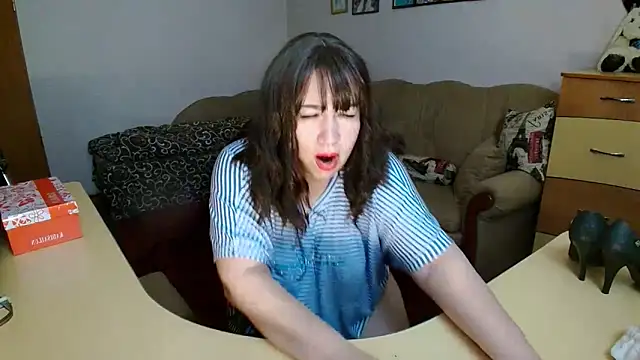 Lucretia_Goldi_ 现场XXX聊天