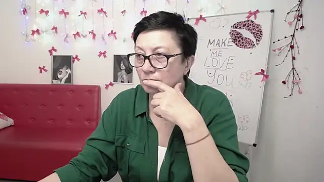 EmilyL0ve 即時 XXX 聊天