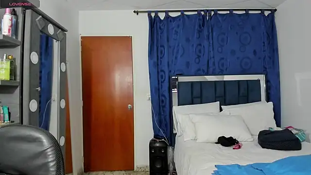 LupeAdams' Live XXX Chat