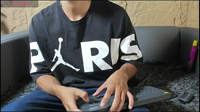 Živý XXX chat elliot_colton