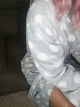 Pinkladyvip élő XXX-chatje