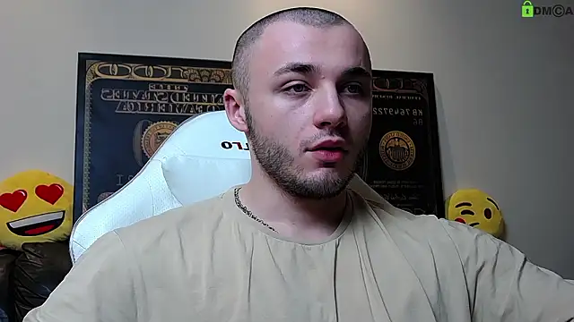 Show modela PaulGrow na web-kameri