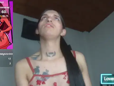 Scarlett_crastrawberry's Webcam Show