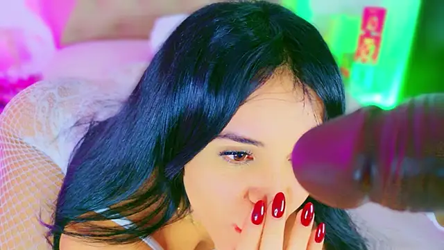 Chatroom XXX en direct de CharlootteEvans