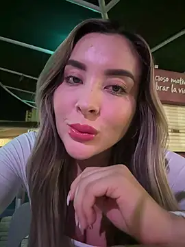 XXX chat uživo modela Alexa_seexy1