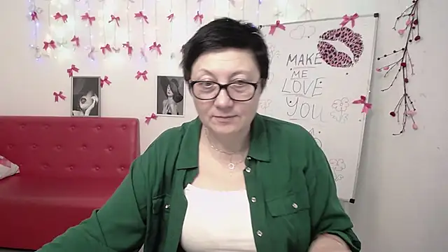 EmilyL0ve's Live XXX Chat