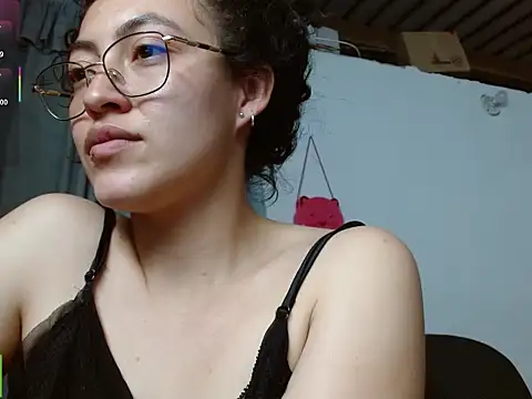 Chatroom XXX en direct de Amitlu_