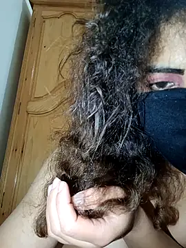 Show modela ghadiraa na web-kameri