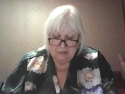 Alexia64231 Show in webcam