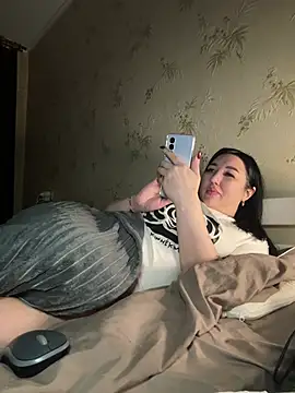 Naughtbaby_2025 Adlı Modelin Canlı XXX Sohbeti