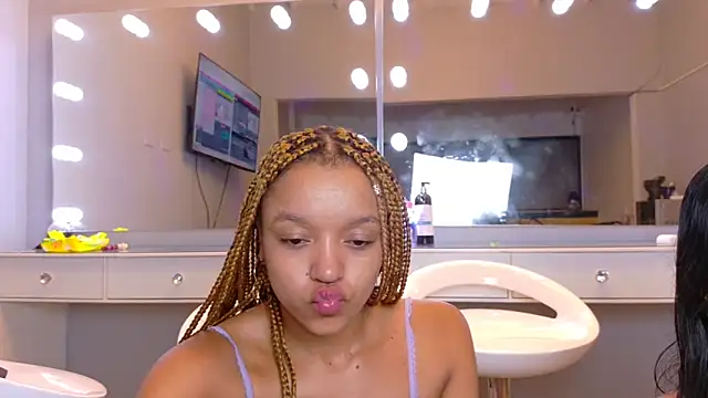 chocolatecrememia's Live XXX Chat