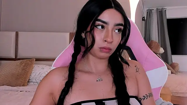 Živý XXX chat Zaray_star