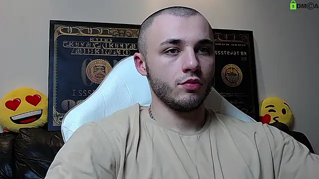 Show modela PaulGrow na web-kameri