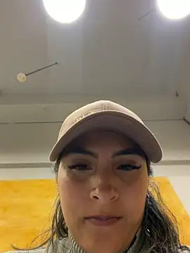 Cami_Leon2 Show in webcam