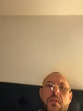 Guitccch: απευθείας συνομιλία ΧΧΧ