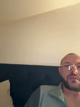 Show modela Guitccch na web-kameri