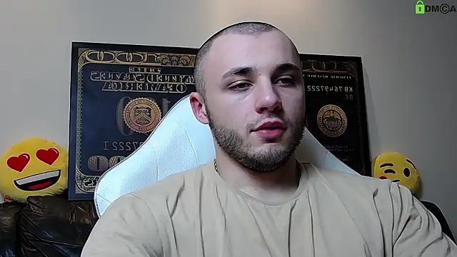 Show modela PaulGrow na web-kameri