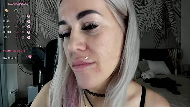 Kira_Key Adlı Modelin Canlı XXX Sohbeti