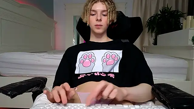 Kudi_Minnt élő XXX-chatje