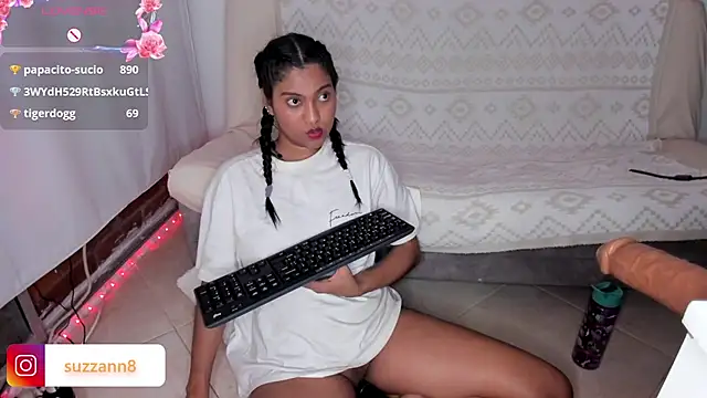 AnneteLynchのライブXXXチャット