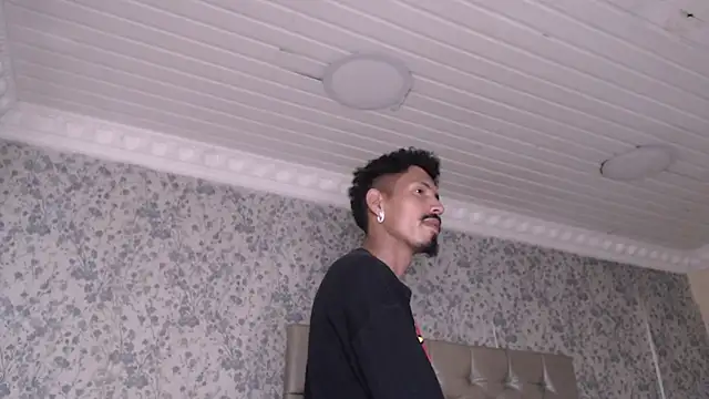 NoaahTylor Chat XXX live