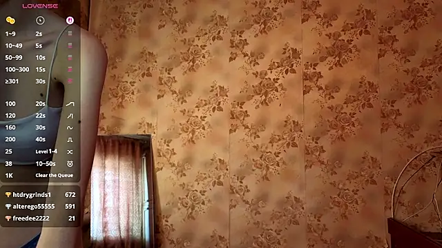 Chat +18 de QutieDaSweet ao vivo