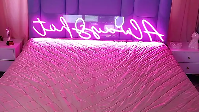 Chat +18 de AllwaysHotJ ao vivo