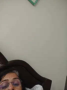 NakedMILFxのライブXXXチャット