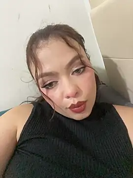 Liza_1: διαδικτυακό σόου στην κάμερα