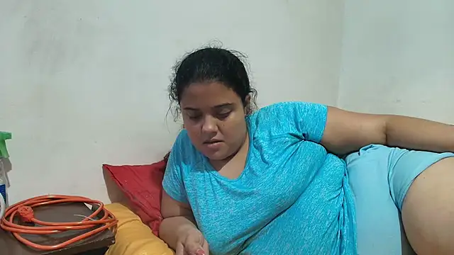 Chatroom XXX en direct de luisahot_9727