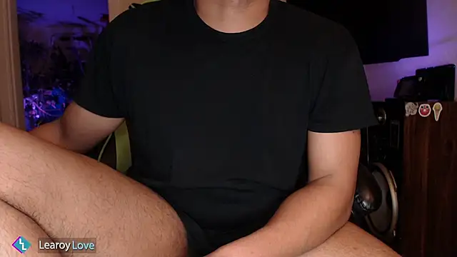 Learoy_Love Show in webcam