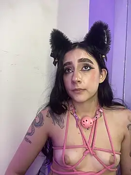 sharlot24's Live XXX Chat