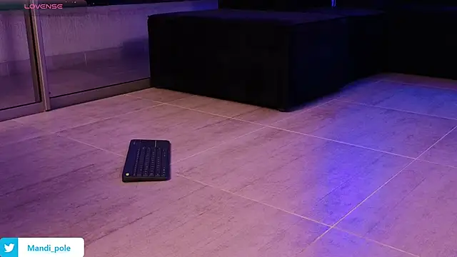 Chatroom XXX en direct de mandi4pole_