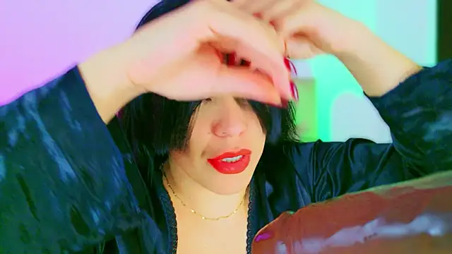 Chat +18 de CharlootteEvans ao vivo