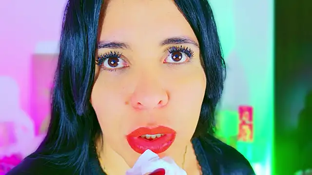 CharlootteEvans Chat XXX in diretta