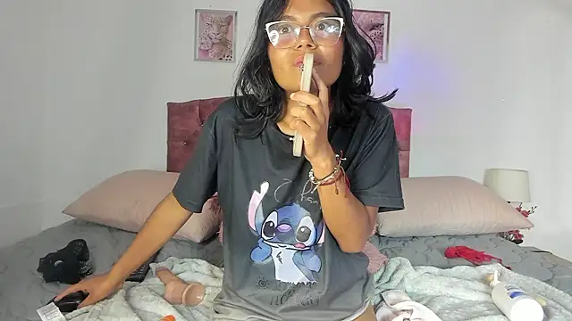 luna_velveth Adlı Modelin Canlı XXX Sohbeti